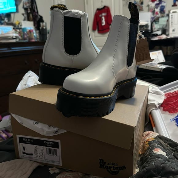 2976 Dr. Martens Platform Chelsea Boots - Picture 2 of 8
